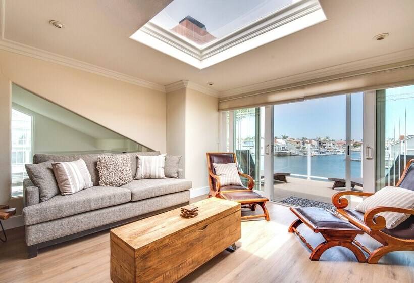 Luxurious Channel Islands Harbor Home W/ Boat Dock