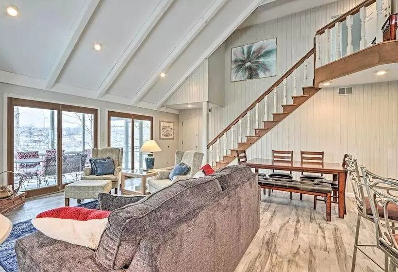 Screened Deck: Margaritaville Lake Resort Retreat!