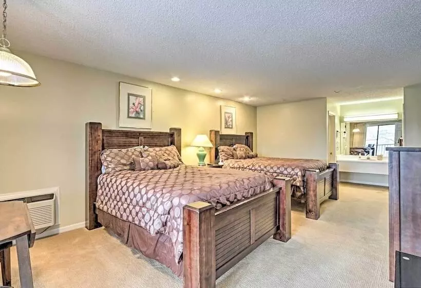 Screened Deck: Margaritaville Lake Resort Retreat!