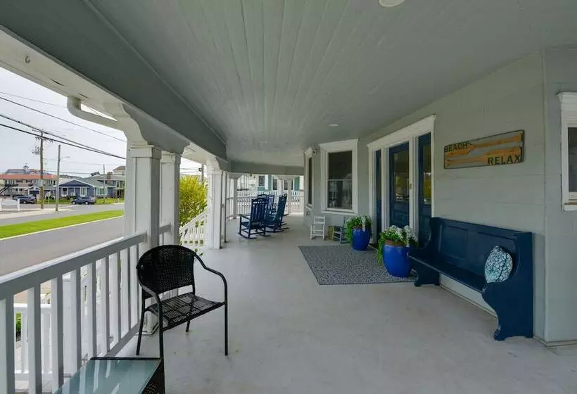 North Wildwood Home W/ Porch ~ 3 Blocks To Beach!