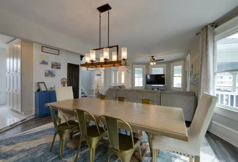 North Wildwood Home W/ Porch ~ 3 Blocks To Beach!