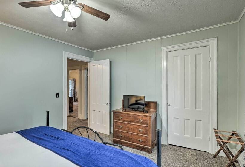 Victorian Home In Penn Yan ~ 1 Mi To Keuka Lake!