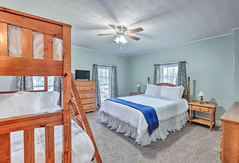 Victorian Home In Penn Yan ~ 1 Mi To Keuka Lake!