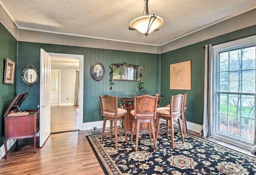 Victorian Home In Penn Yan ~ 1 Mi To Keuka Lake!
