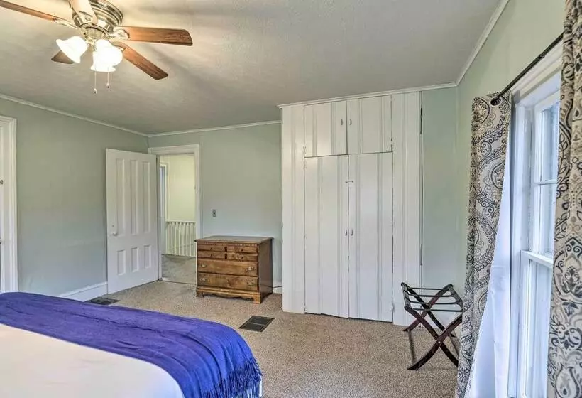 Victorian Home In Penn Yan ~ 1 Mi To Keuka Lake!