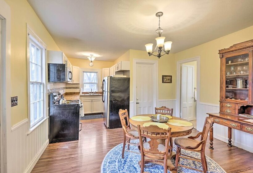 Victorian Home In Penn Yan ~ 1 Mi To Keuka Lake!