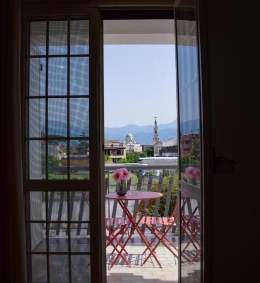 تختخواب و صبحانه Rosa Rooms Pompei