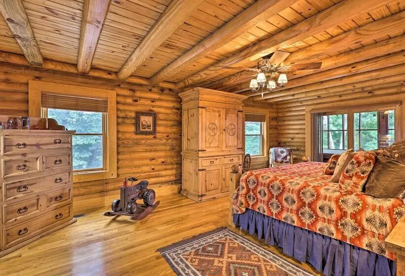 Purlear Luxury, Spacious Log Cabin W/ Mtn Views!