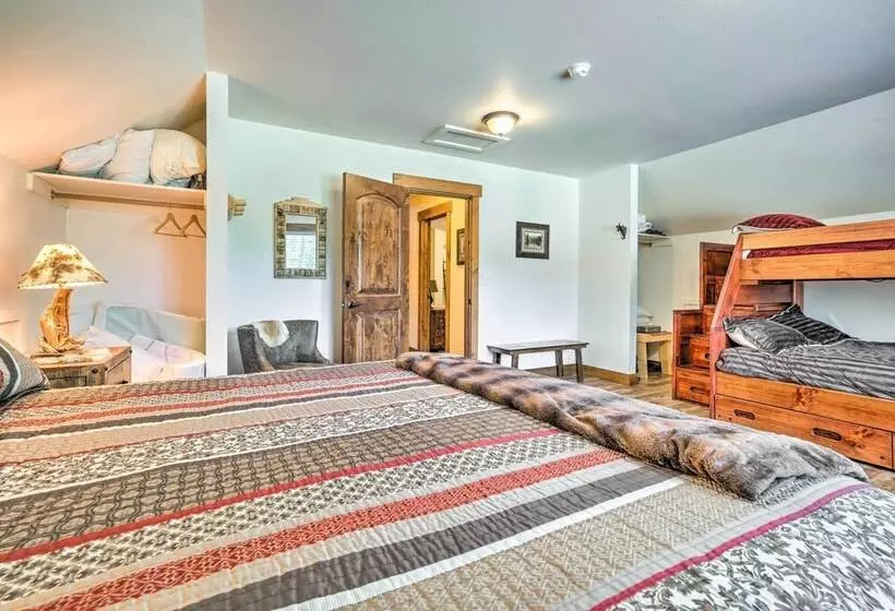 Ronald Home W/ Direct Cle Elum Lake Access!