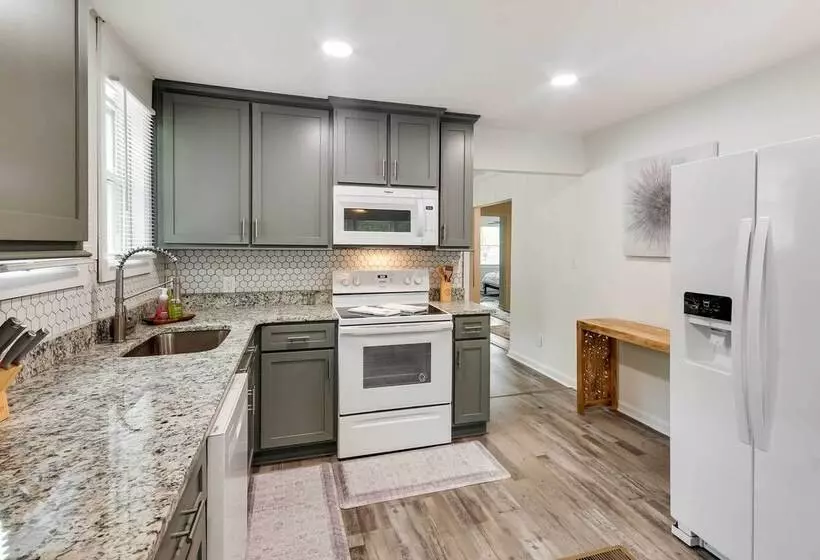 Single Story Home < 1 Mi To Tuskegee University!