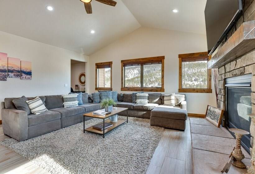 ~ 3 Mi To Granby Ranch: Spacious Cabin Home!