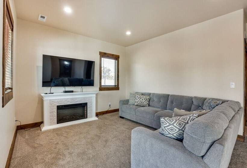 ~ 3 Mi To Granby Ranch: Spacious Cabin Home!