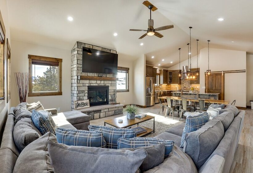 ~ 3 Mi To Granby Ranch: Spacious Cabin Home!