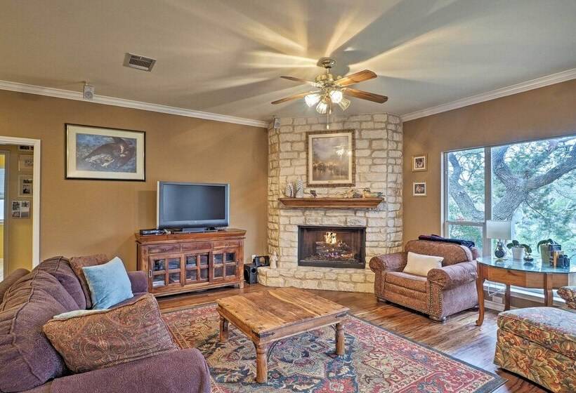 Round Rock Lakefront Home W/ Water Toys & Fire Pit