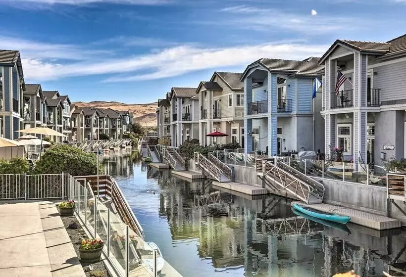 Waterfront Sparks Home: Balcony & Dock!