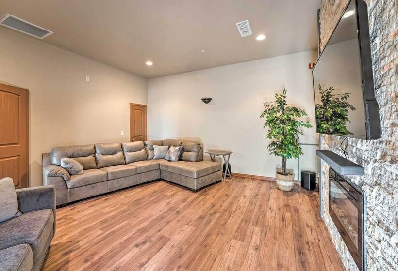 Sunlit Paradise W/ Private Pool & Game Room!