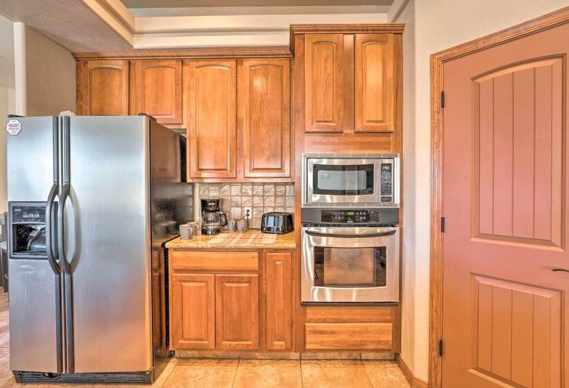 Sunlit Paradise W/ Private Pool & Game Room!