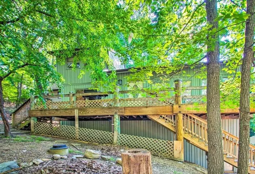 The Dodge Lodge    Near Massanutten Ski Lift!