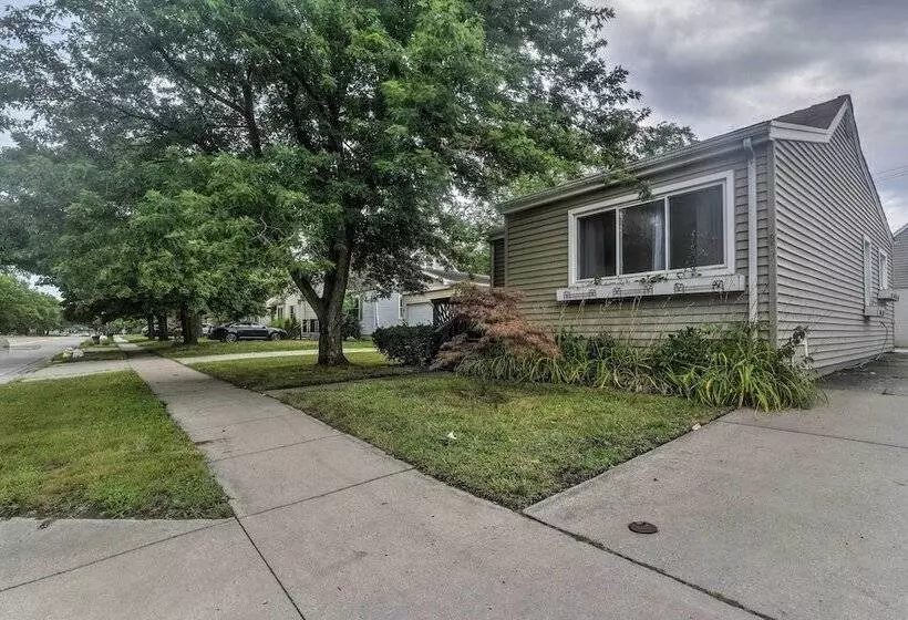 Trendy Birmingham House W/ Laundry Amenities!