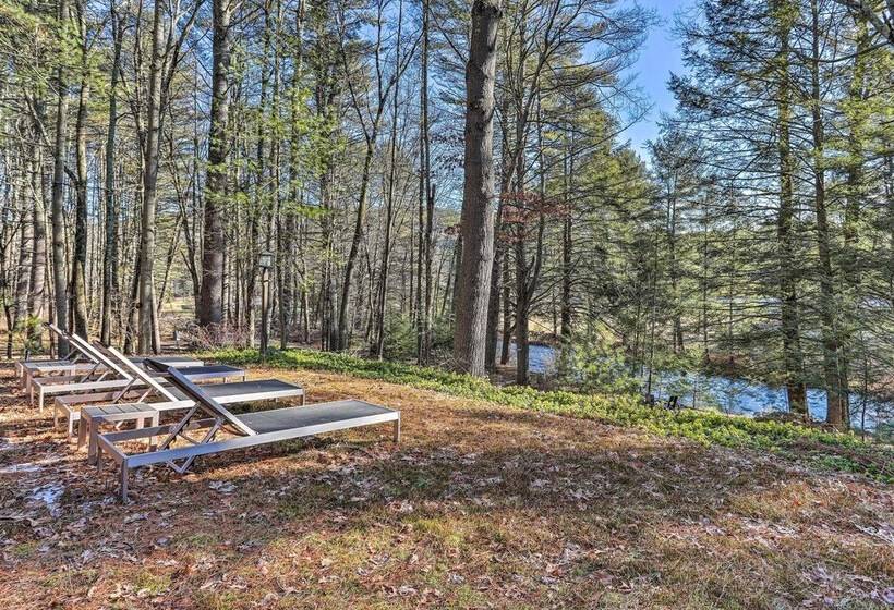 Near Masthope Mountain: Waterfront Shohola Cabin!