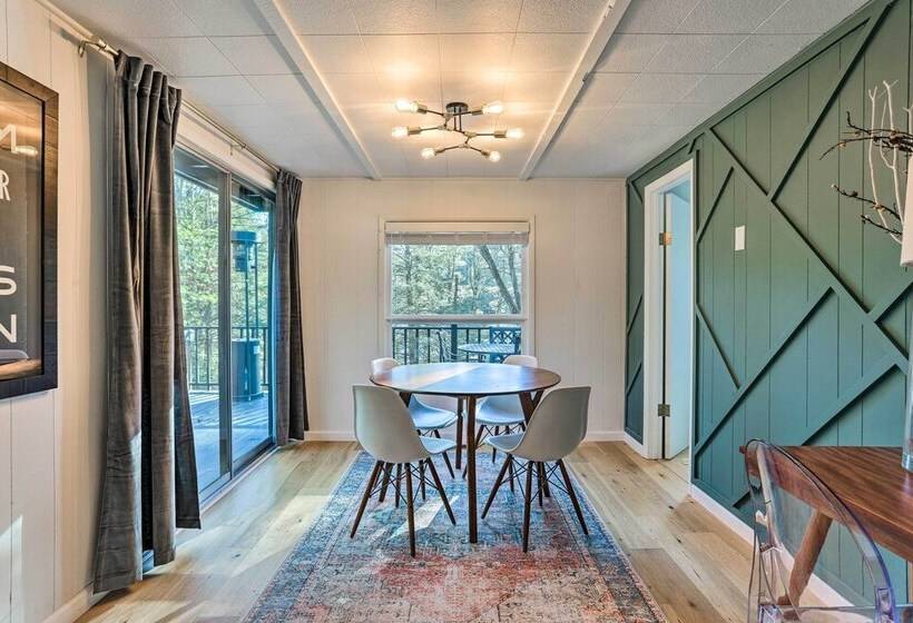 Near Masthope Mountain: Waterfront Shohola Cabin!