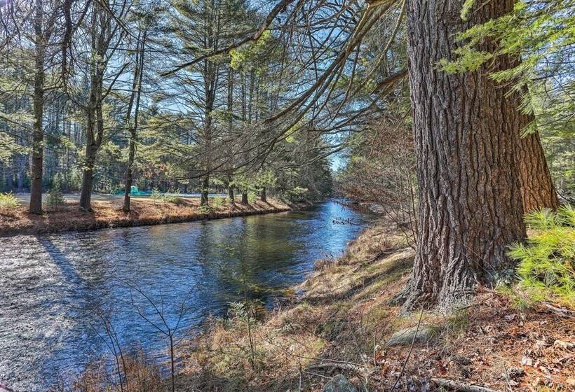 Near Masthope Mountain: Waterfront Shohola Cabin!