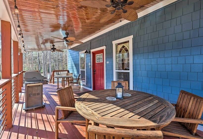 Yadkin Valley Cabin Retreat W/ Deck, Fire Pit