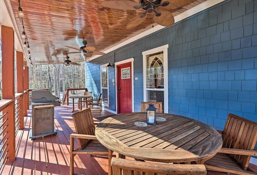 Yadkin Valley Cabin Retreat W/ Deck, Fire Pit