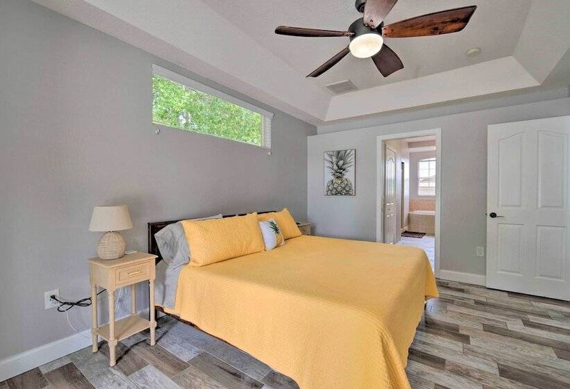 Airy Crystal River Retreat W/ Backyard Oasis!