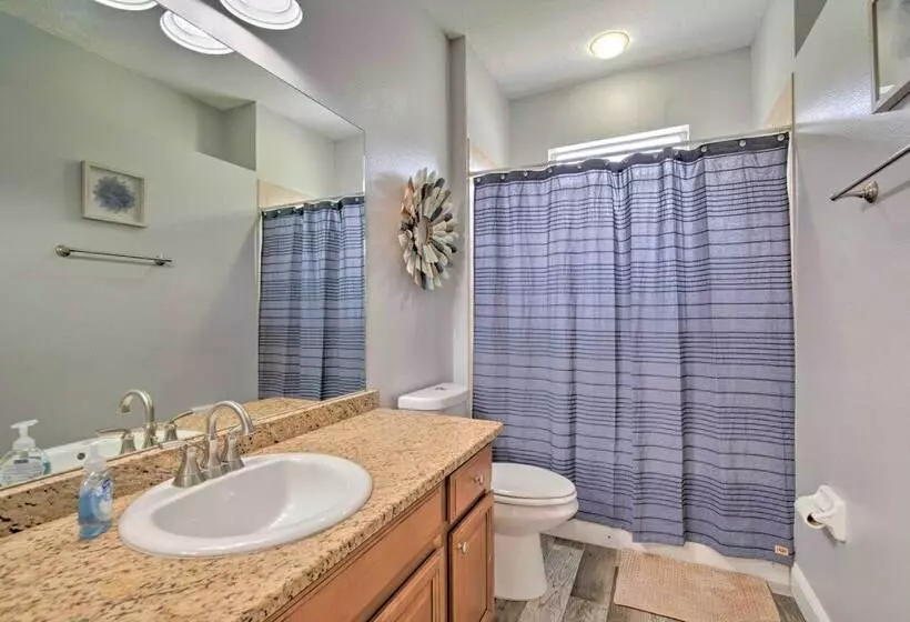 Airy Crystal River Retreat W/ Backyard Oasis!