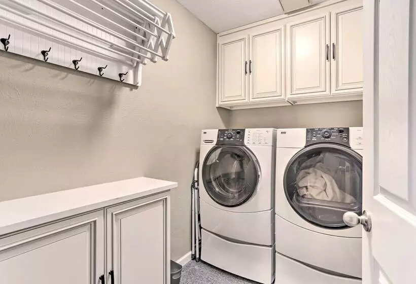 Home W/ Furnished Patio ~ 15 Mi To Dtwn Denver