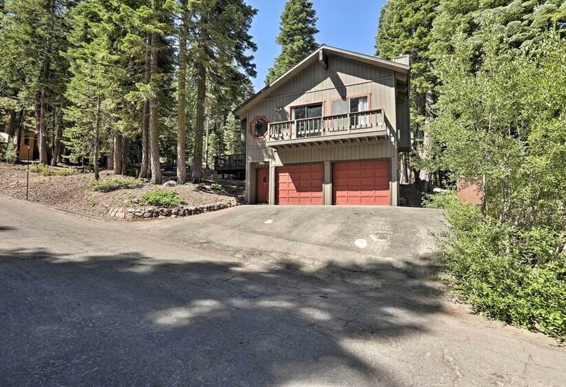 North Lake Tahoe Cabin: 4 Mi To The Beach!