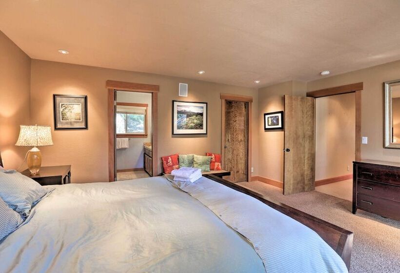 North Lake Tahoe Cabin: 4 Mi To The Beach!