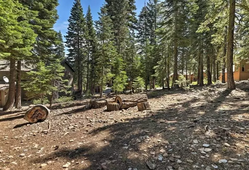 North Lake Tahoe Cabin: 4 Mi To The Beach!