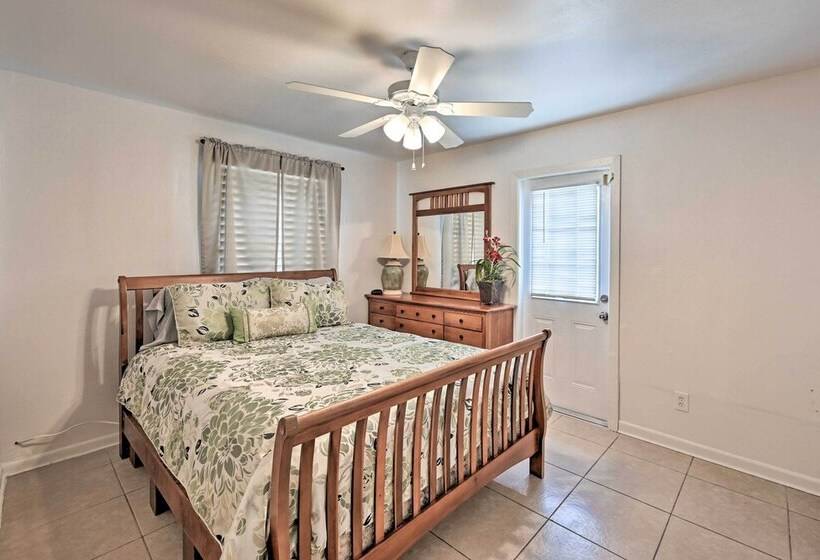 Bright Naples Home   4 Mi To Botanic Gardens!