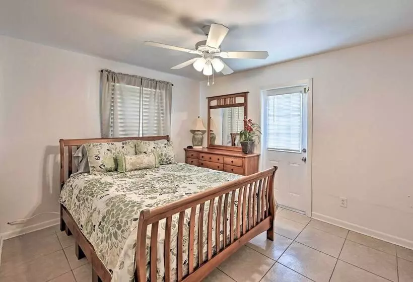 Bright Naples Home   4 Mi To Botanic Gardens!