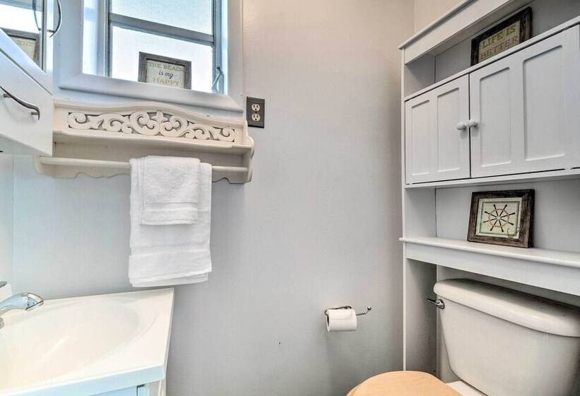 Canalfront Hudson Home W/private Dock & Yard!