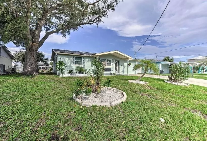 Canalfront Hudson Home W/private Dock & Yard!