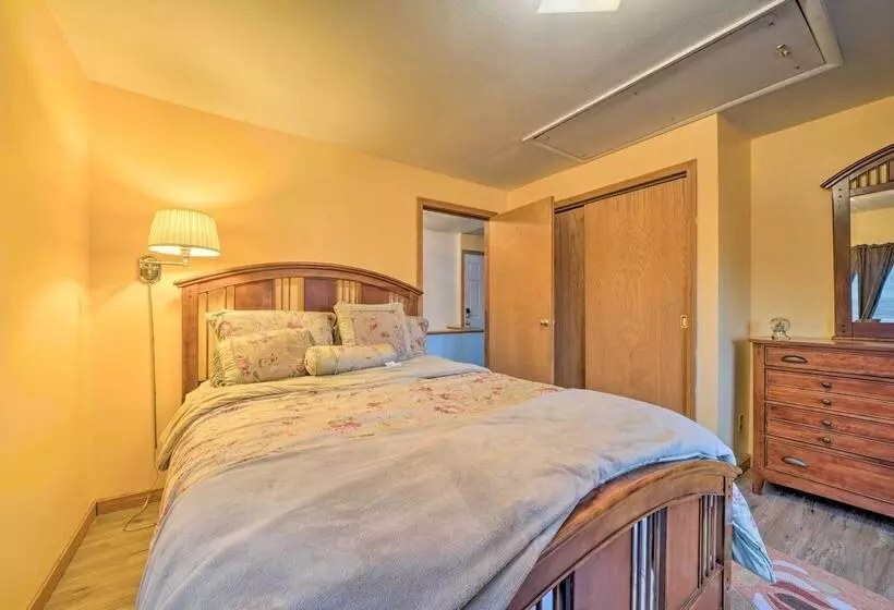 Charming Hanoverton Cottage On Guilford Lake!