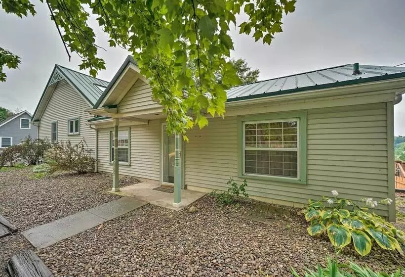 Charming Hanoverton Cottage On Guilford Lake!