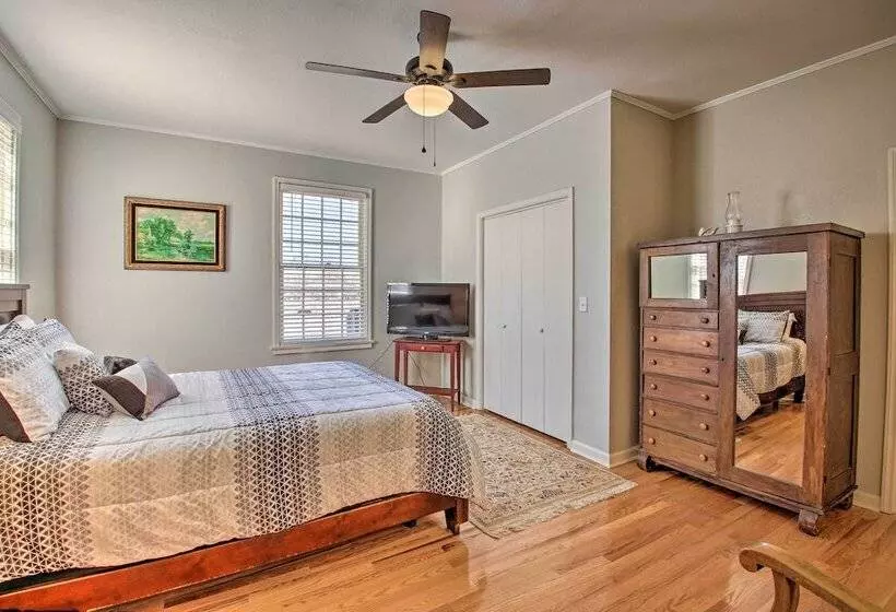 Delightful Retreat W/ Fireplace + Large Yard!