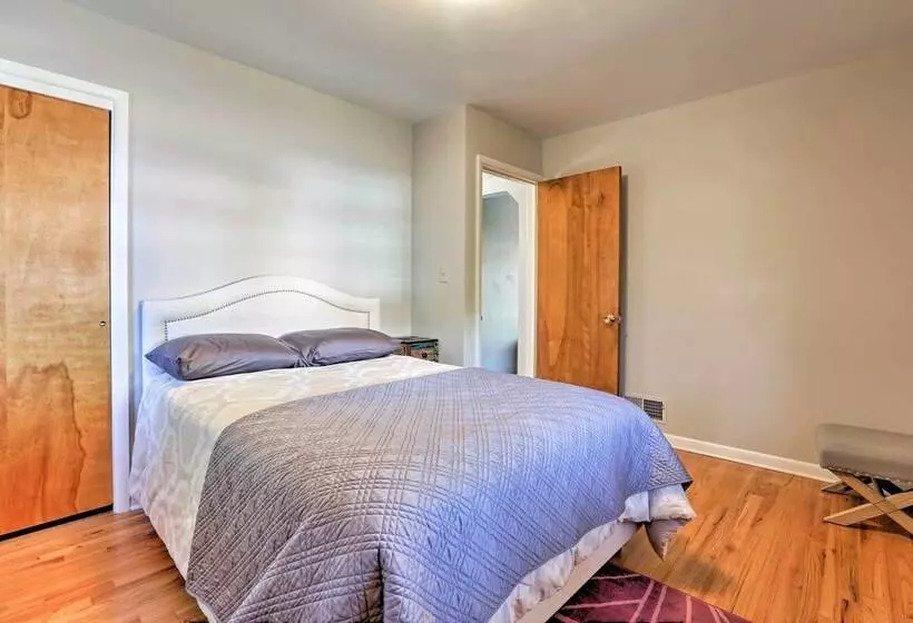 Englewood Retreat W/ Yard & Deck: Near Downtown!