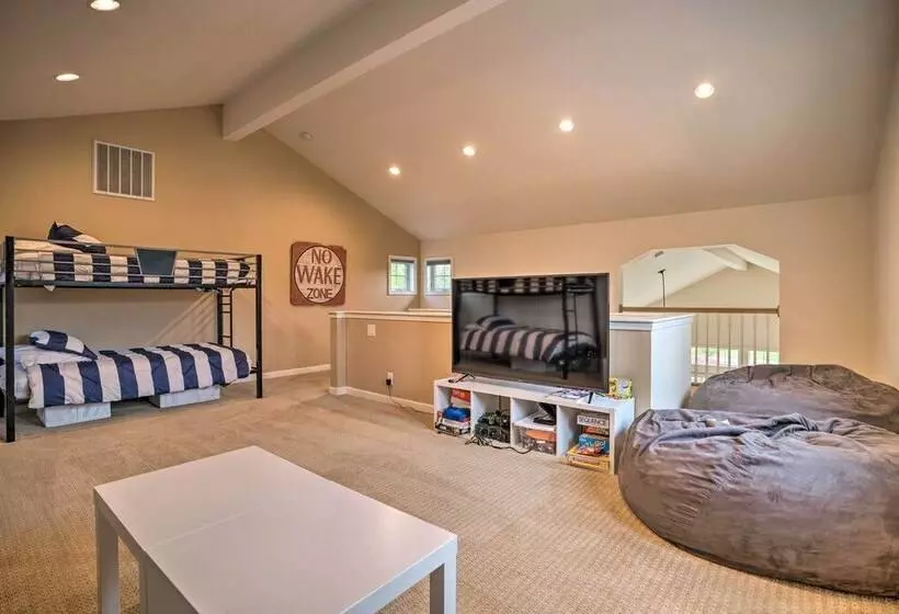 Family Home On Lake Chelan With Mtn + Lake View!