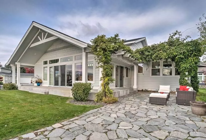 Family Home On Lake Chelan With Mtn + Lake View!