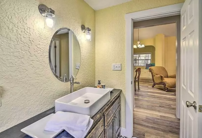 Family Home: Walk To Downtown & Stetson Univ!