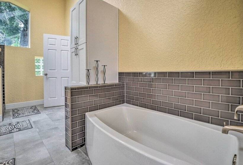 Family Home: Walk To Downtown & Stetson Univ!