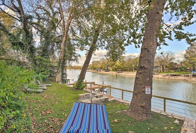 Guadalupe River Paradise W/ Hot Tub, Dock & Kayaks