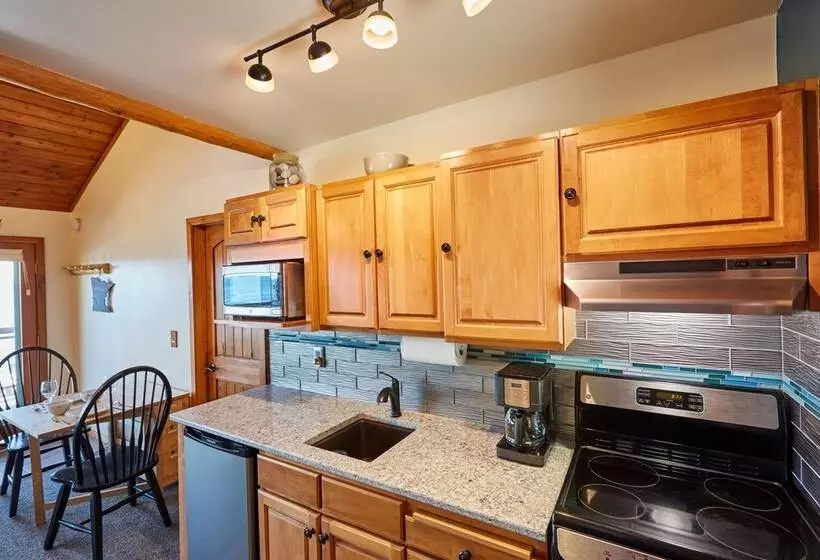 Heart Of Superior Lake Cabin: 15 Mi To Lutsen Mtn!