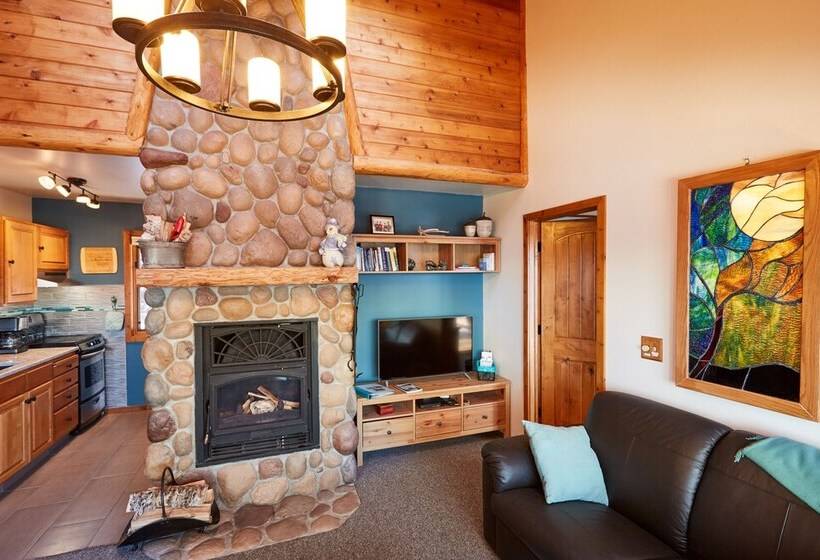 Heart Of Superior Lake Cabin: 15 Mi To Lutsen Mtn!