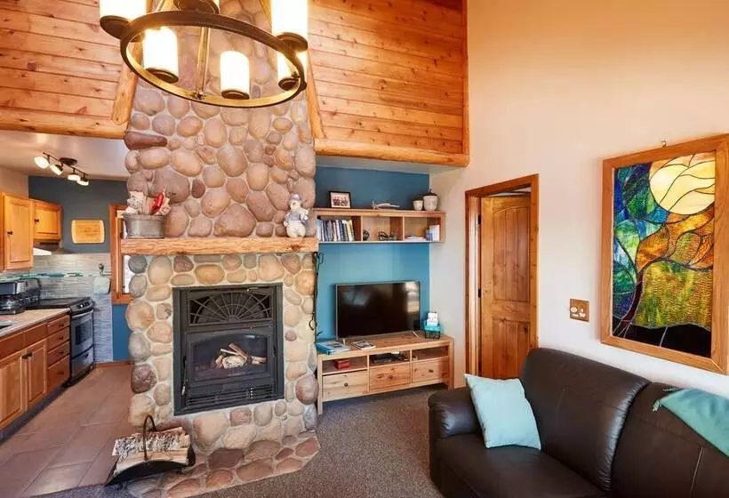 Heart Of Superior Lake Cabin: 15 Mi To Lutsen Mtn!